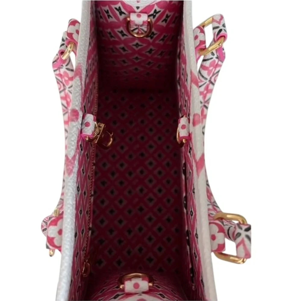 NEW Authentic Louis Vuitton Monogram Giant By The Pool 2.0 On The Go PM Pink Bag - Picture 11 of 13